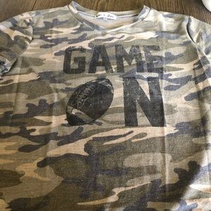 Twine & Stark - loose fitting shirt from buckle.